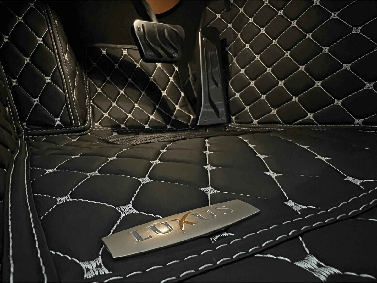 Tapis de Sol Premium Sur Mesure en 3D | Motif Bandes | Rouge Ferrari