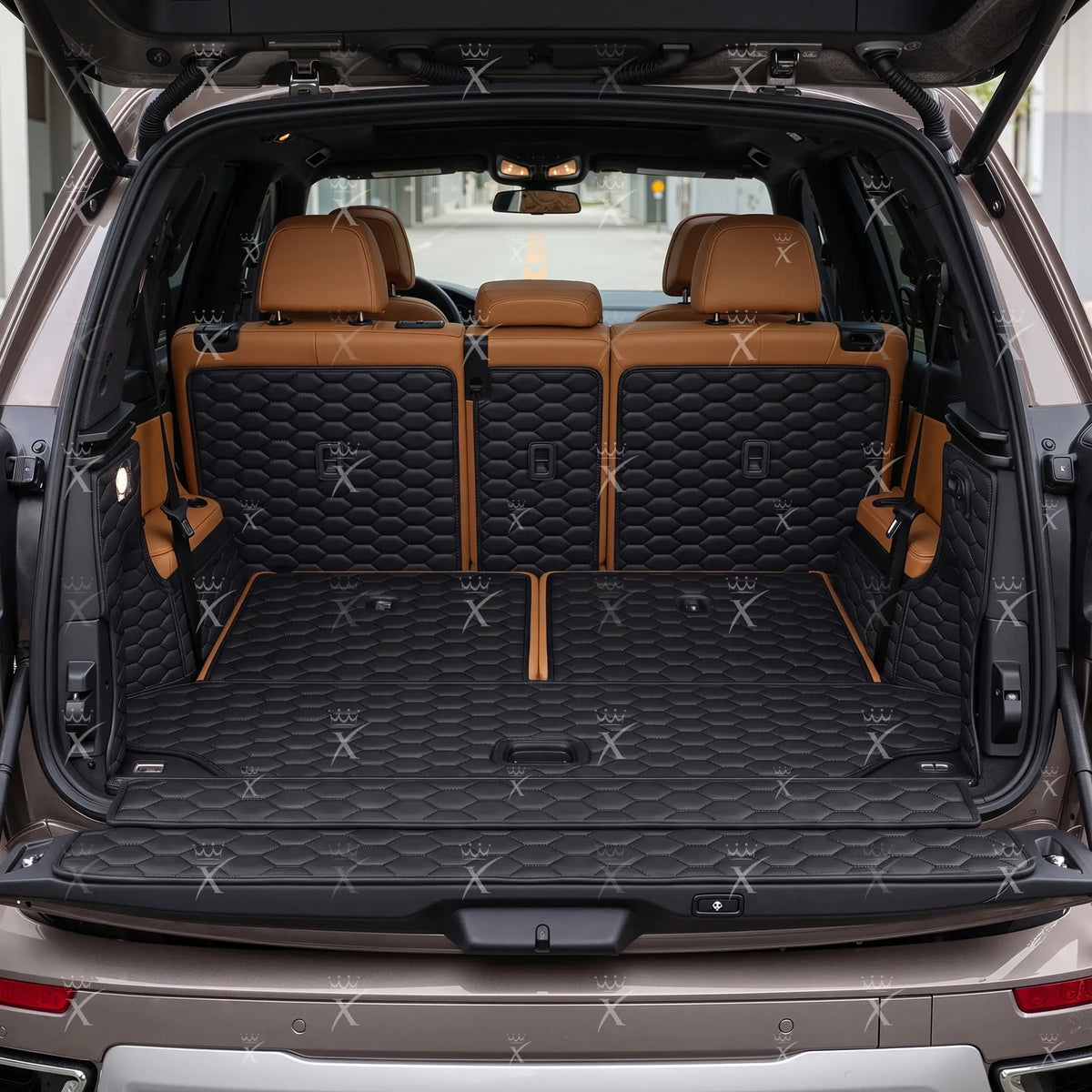 Tapis de Coffre 3D Intégral sur Mesure Premium Luxus – Motif Nid d’Abeille Noir avec Surpiqûres Noires