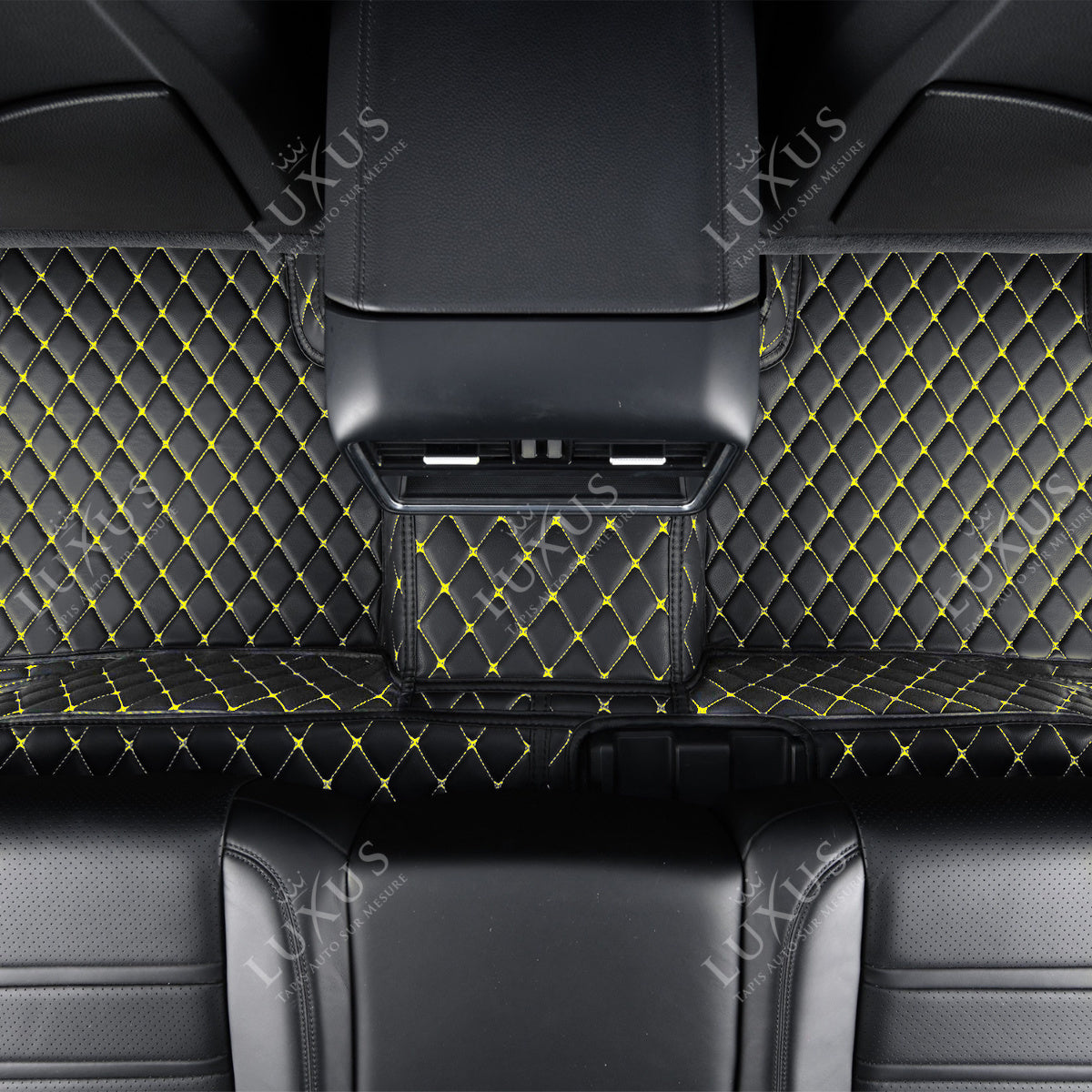 Tapis de Sol 3D Sur Mesure Premium Luxus – Motif Losange Noir avec Surpiqûres Jaunes