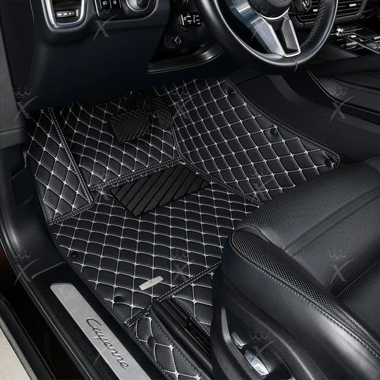 Tapis de Sol 3D sur Mesure Premium Luxus – Motif Losange Noir avec Surpiqûres Blanches